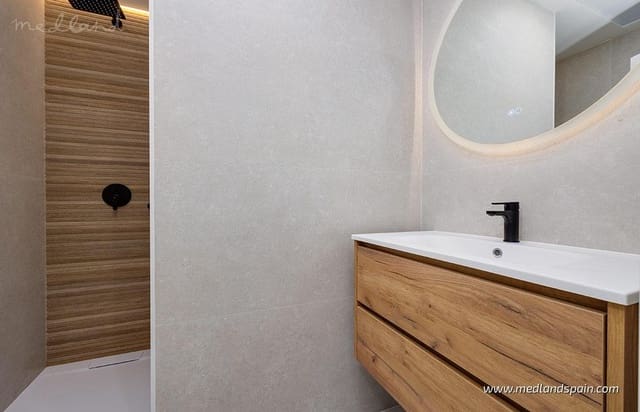 2 slaapkamer Appartement te koop in Guardamar del Segura met zwembad - € 445.000 (Ref: 9825002)