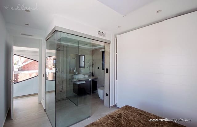 3 chambre Villa/Maison à vendre à Ciudad Quesada, Rojales avec piscine garage - 770 000 € (Ref: 9833496)