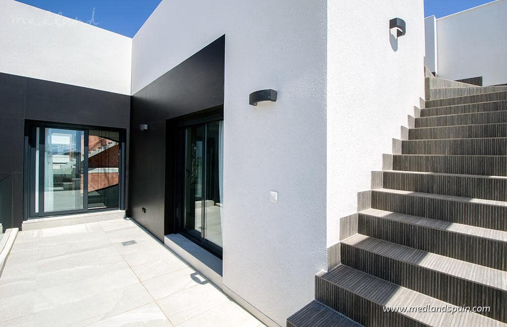 Chalet de 3 habitaciones en Ciudad Quesada en venta con piscina garaje - 770.000 € (Ref: 9833496)