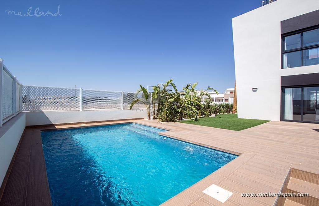 Chalet de 3 habitaciones en Ciudad Quesada en venta con piscina garaje - 770.000 € (Ref: 9833496)