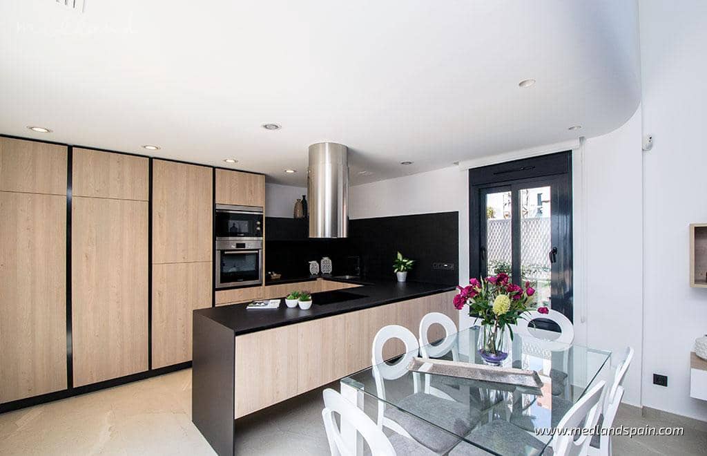 Chalet de 3 habitaciones en Ciudad Quesada en venta con piscina garaje - 770.000 € (Ref: 9833496)