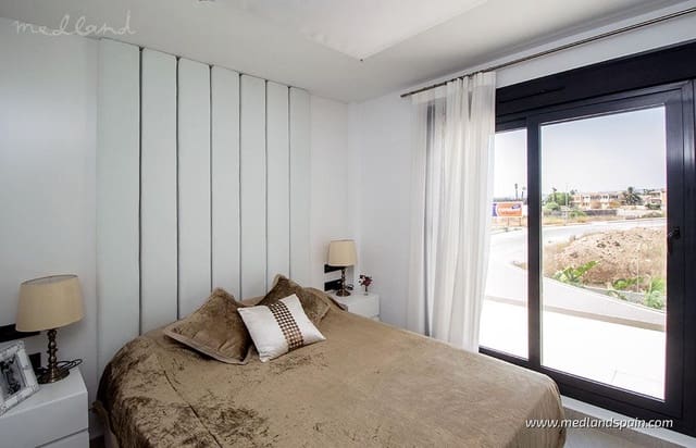 3 chambre Villa/Maison à vendre à Ciudad Quesada, Rojales avec piscine garage - 770 000 € (Ref: 9833496)
