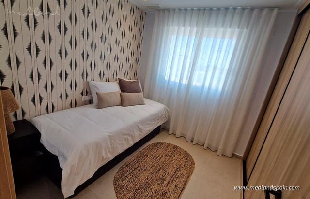 Apartamento de 3 habitaciones en Pilar de la Horadada en venta con piscina garaje - 284.900 € (Ref: 9849277)
