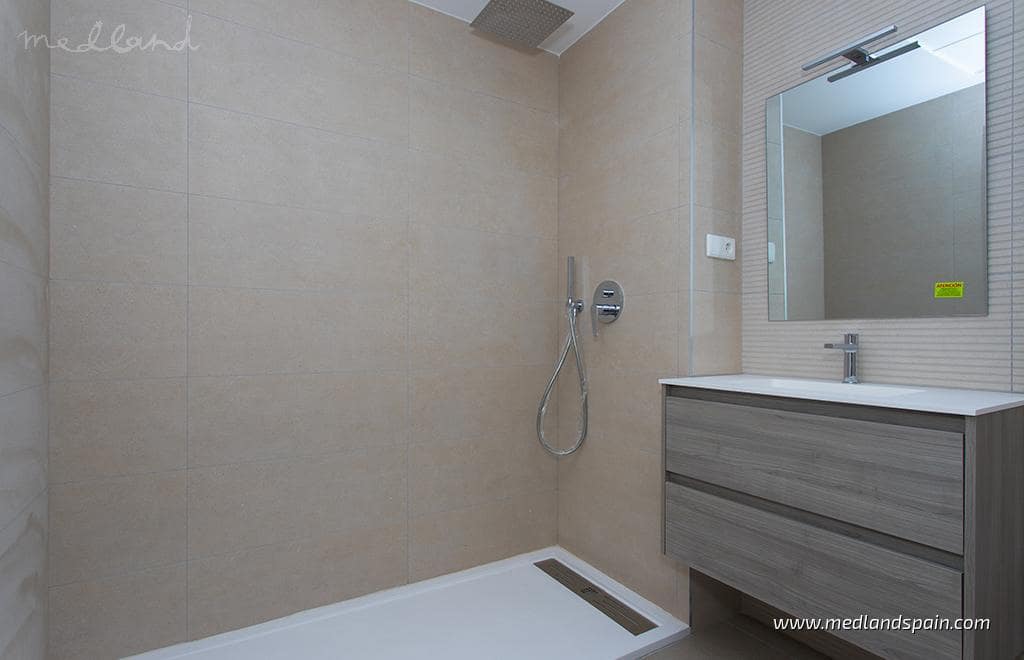 3 bedroom Townhouse for sale in Alicante / Alacant city with pool garage - € 330,000 (Ref: 9855194)
