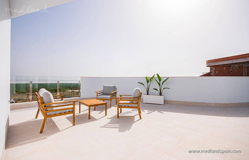 3 soverom Hus til salgs i Torrevieja med svømmebasseng garasje - € 539 000 (Ref: 9873209)