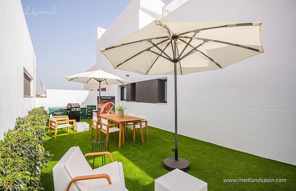 3 soverom Hus til salgs i Torrevieja med svømmebasseng garasje - € 539 000 (Ref: 9873209)