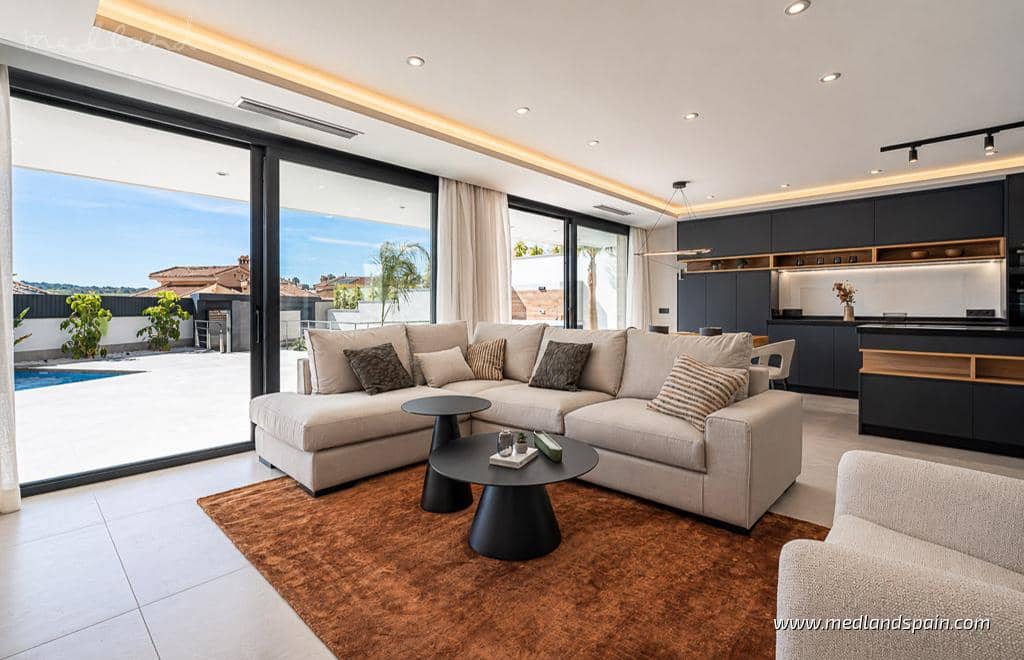 4 soveværelse Villa til salg i Ciudad Quesada med swimmingpool garage - € 1.150.000 (Ref: 9875842)