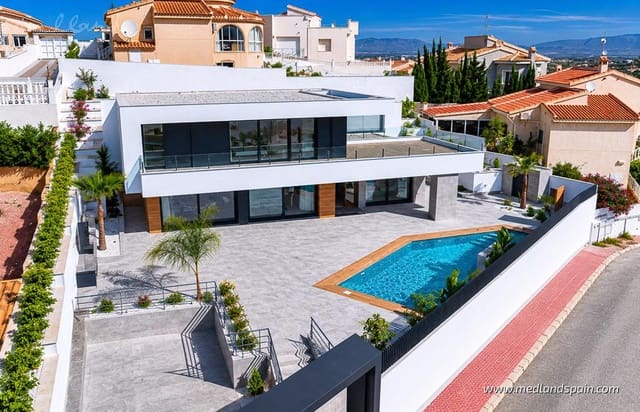 4 soveværelse Villa til salg i Ciudad Quesada, Rojales med swimmingpool garage - € 1.150.000 (Ref: 9875842)