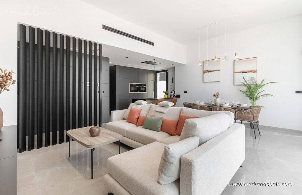 3 Zimmer Villa zu verkaufen in Los Balcones mit Pool Garage - 725.000 € (Ref: 9880728)