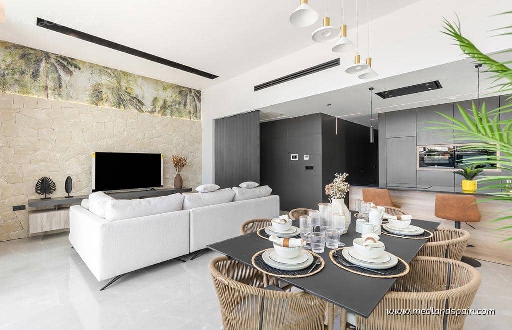 3 Zimmer Villa zu verkaufen in Los Balcones mit Pool Garage - 725.000 € (Ref: 9880728)