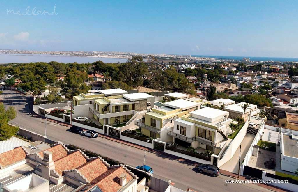 3 Zimmer Villa zu verkaufen in Los Balcones mit Pool Garage - 725.000 € (Ref: 9880728)