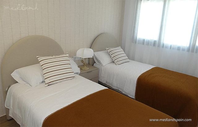2 chambre Appartement à vendre à Pilar de la Horadada avec piscine garage - 245 000 € (Ref: 9896614)