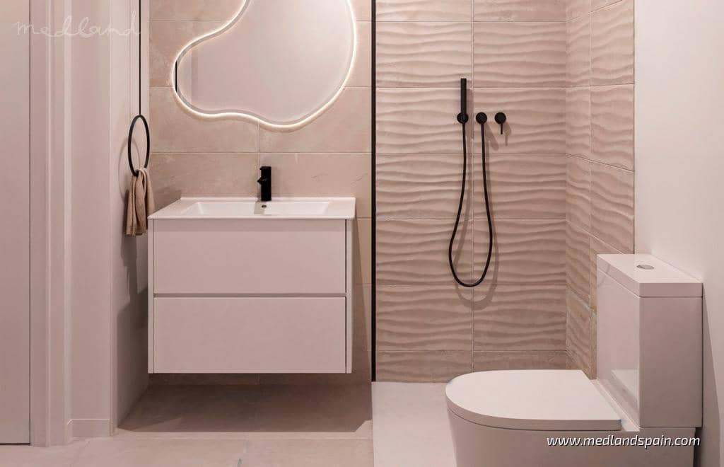 Apartamento de 2 habitaciones en San Miguel de Salinas en venta con piscina - 224.900 € (Ref: 9902038)