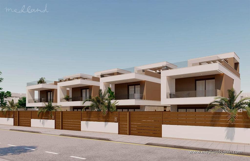 3 Zimmer Villa zu verkaufen in Pilar de la Horadada mit Pool Garage - 550.000 € (Ref: 9912846)