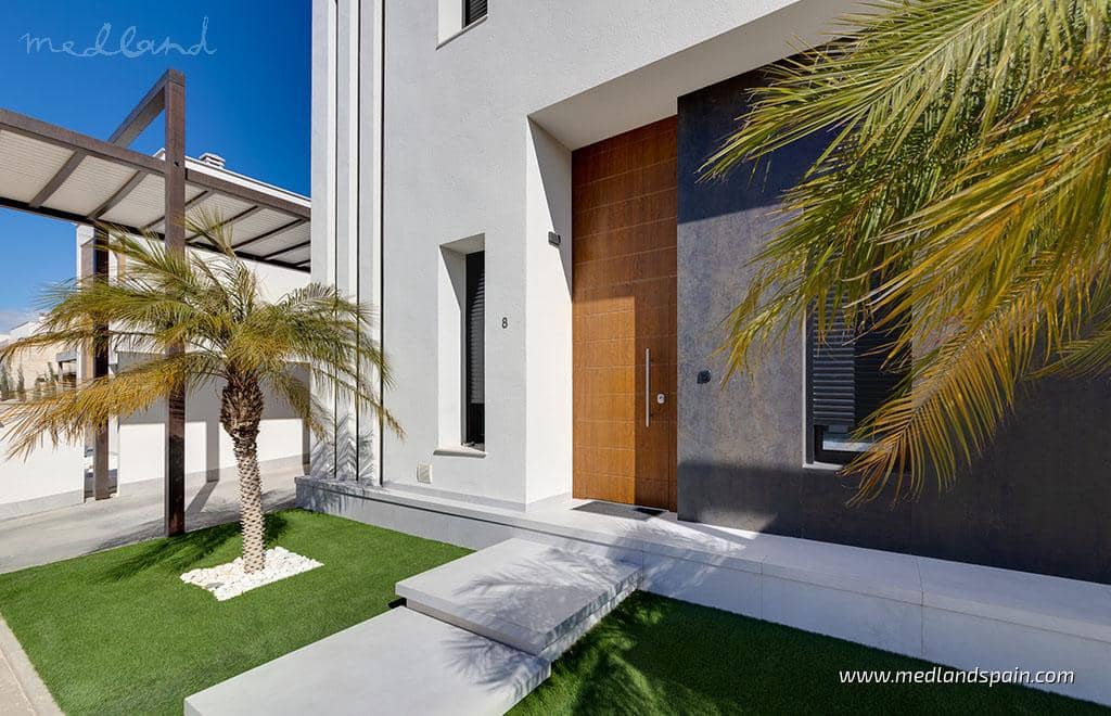 3 slaapkamer Villa te koop in Pilar de la Horadada met zwembad garage - € 586.000 (Ref: 9915512)