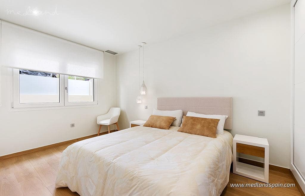 4 bedroom Villa for sale in Benijofar with pool garage - € 715,000 (Ref: 9921961)
