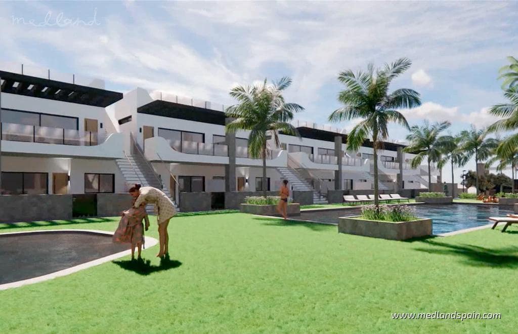 3 Zimmer Apartment zu verkaufen in Pilar de la Horadada mit Pool Garage - 375.000 € (Ref: 9934507)