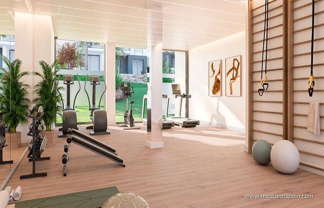 Apartamento de 2 habitaciones en Puerto de Estepona, Estepona en venta con piscina garaje - 845.000 € (Ref: 9945435)