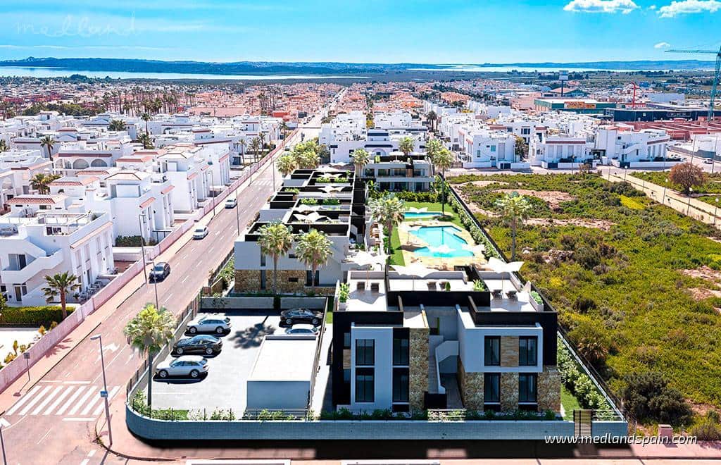 2 soverom Leilighet til salgs i Ciudad Quesada med svømmebasseng garasje - € 339 000 (Ref: 9947566)
