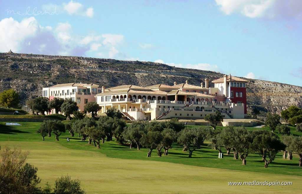 Chalet de 3 habitaciones en Algorfa en venta con piscina garaje - 1.800.000 € (Ref: 9947568)