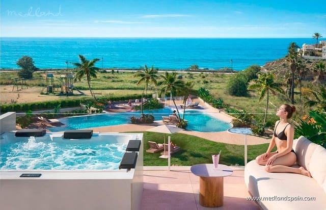 3 bedroom Townhouse for sale in El Campello with pool garage - € 537,000 (Ref: 9953986)