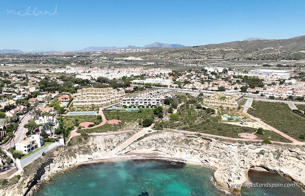 3 bedroom Townhouse for sale in El Campello with pool garage - € 1,054,000 (Ref: 9953987)