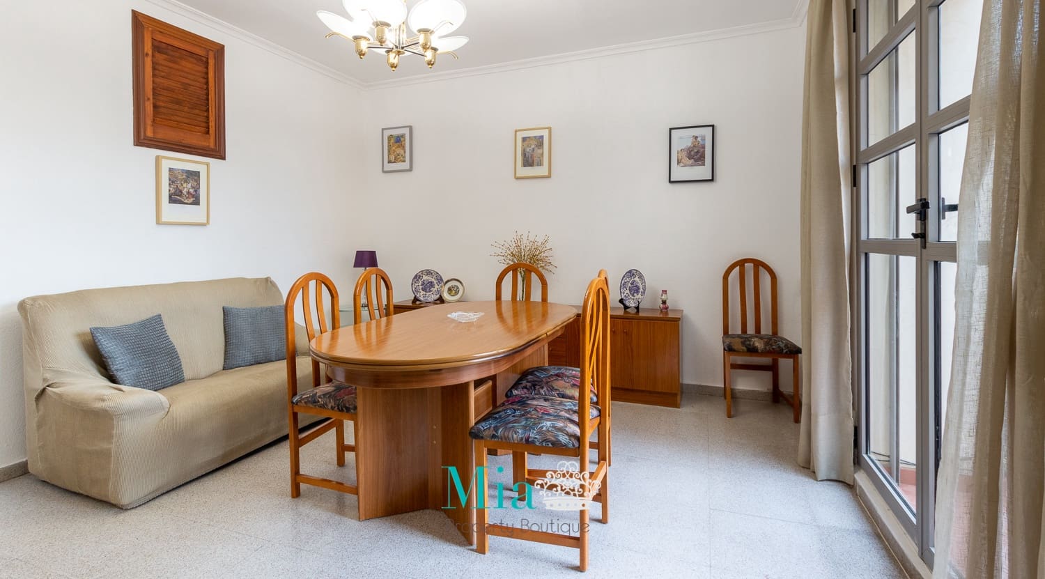 8 soverom Hus til salgs i Alicante by - € 700 000 (Ref: 7993379)