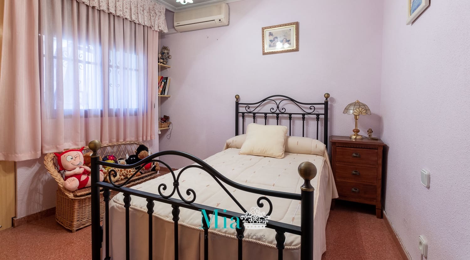 8 soverom Hus til salgs i Alicante by - € 700 000 (Ref: 7993379)