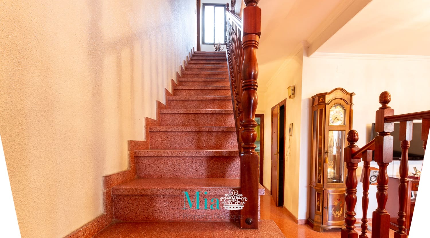 8 soverom Hus til salgs i Alicante by - € 700 000 (Ref: 7993379)