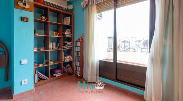 8 makuuhuone Omakotitalo myytävänä paikassa Barrio del Centro, Alicante kaupunki - 700 000 € (Ref: 7993379)