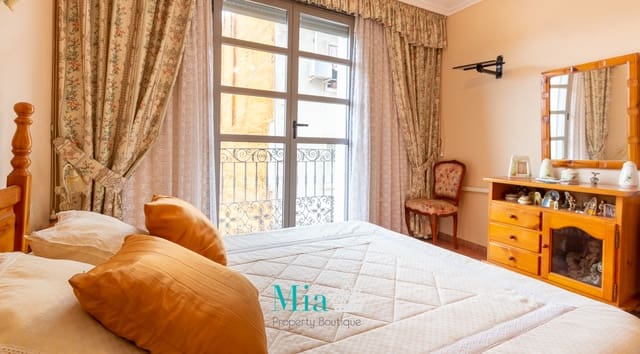 8 makuuhuone Omakotitalo myytävänä paikassa Barrio del Centro, Alicante kaupunki - 700 000 € (Ref: 7993379)