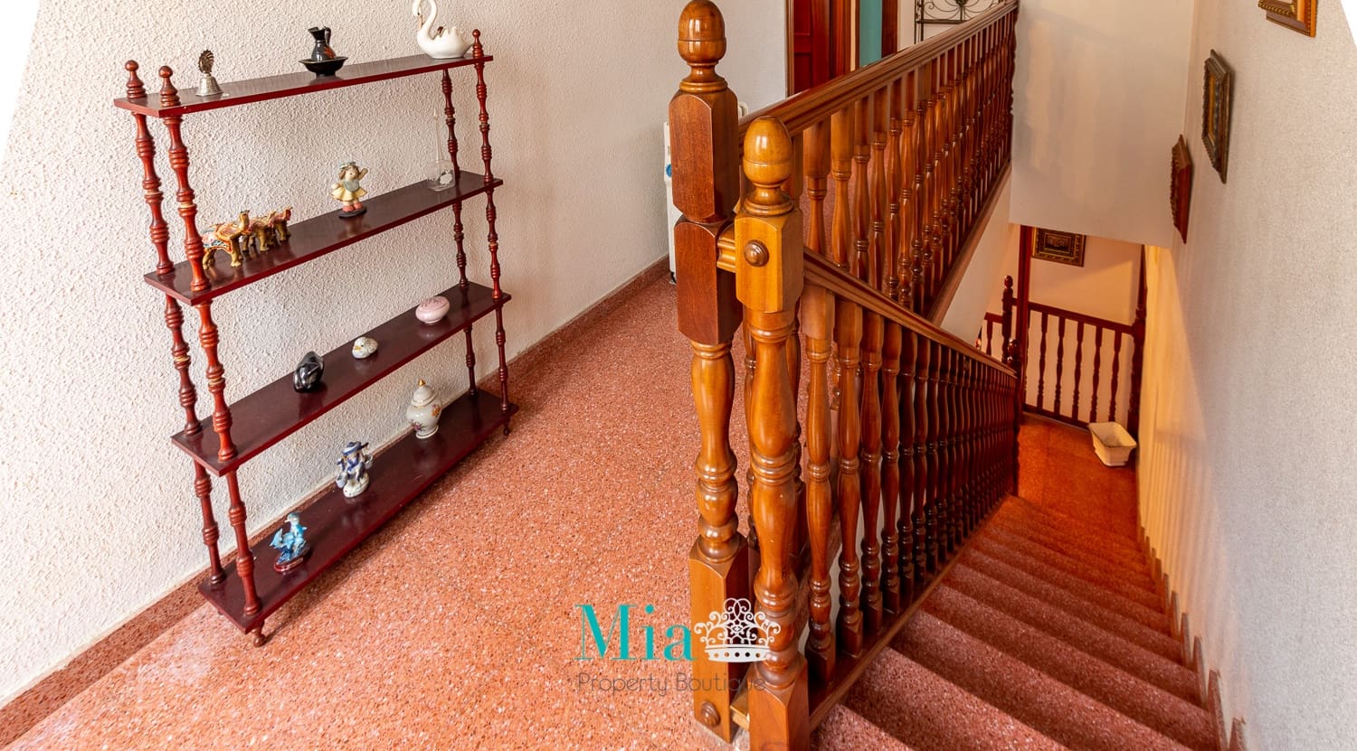 8 soverom Hus til salgs i Alicante by - € 700 000 (Ref: 7993379)