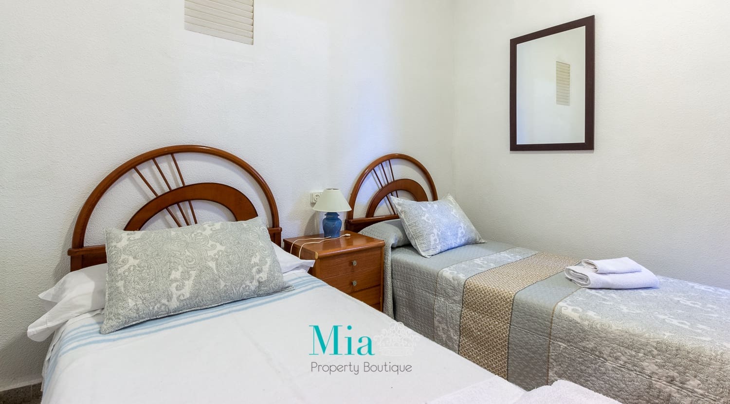 8 soverom Hus til salgs i Alicante by - € 700 000 (Ref: 7993379)