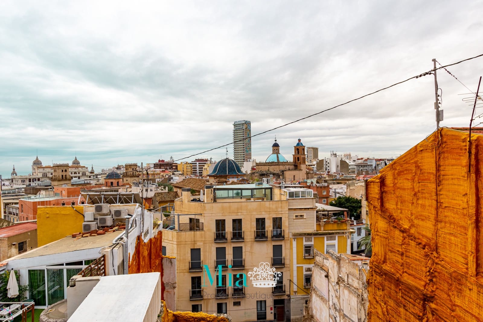 8 soverom Hus til salgs i Alicante by - € 700 000 (Ref: 7993379)