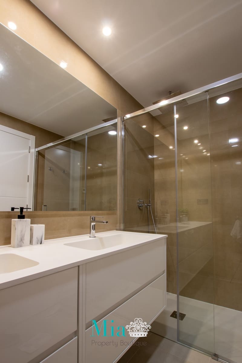 2 soveværelse Lejlighed til leje i Cabo de las Huertas med swimmingpool garage - € 2.500 (Ref: 7993385)