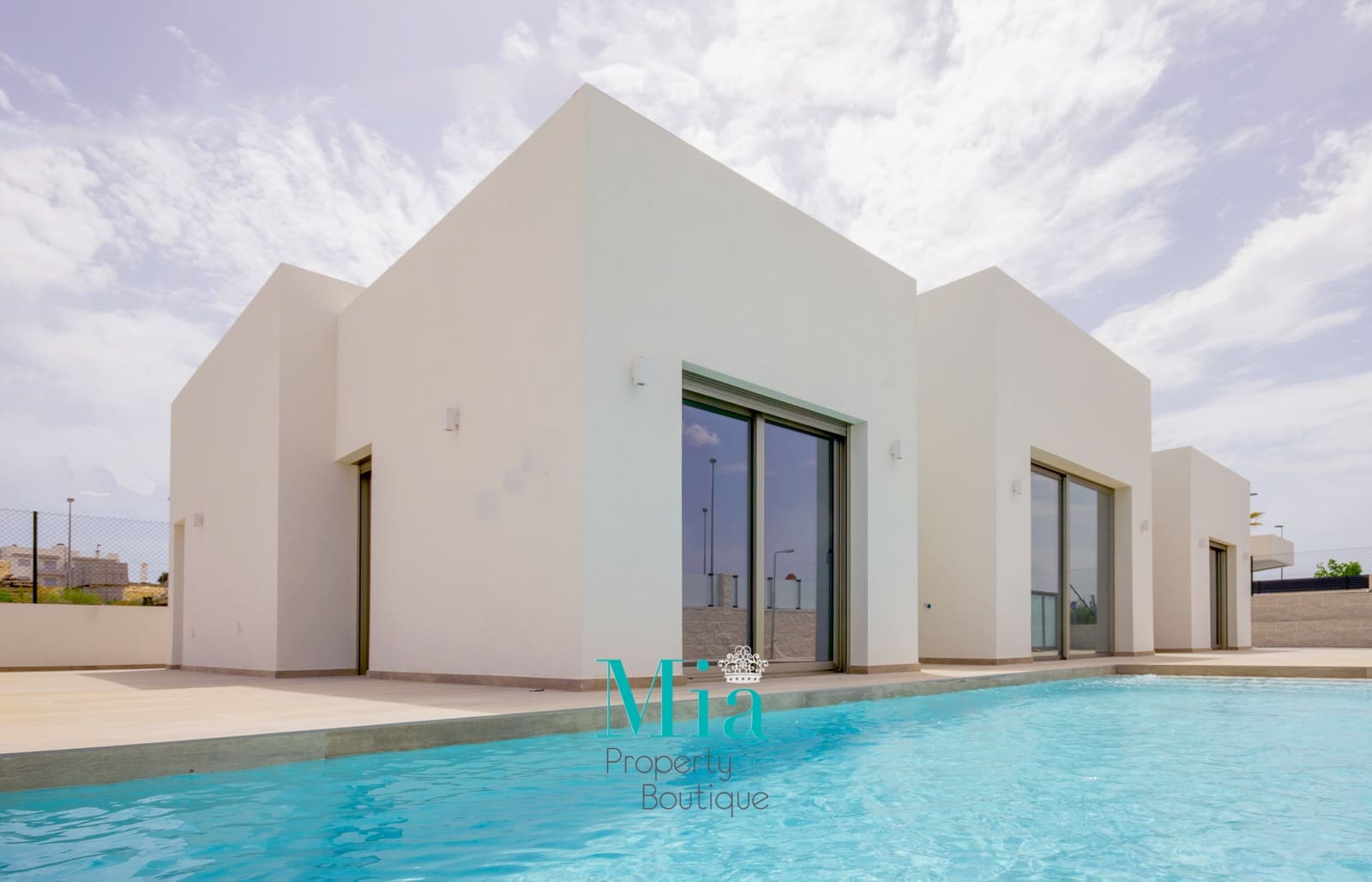 3 soverom Villa til salgs i Coveta Fuma med svømmebasseng - € 859 000 (Ref: 7993391)