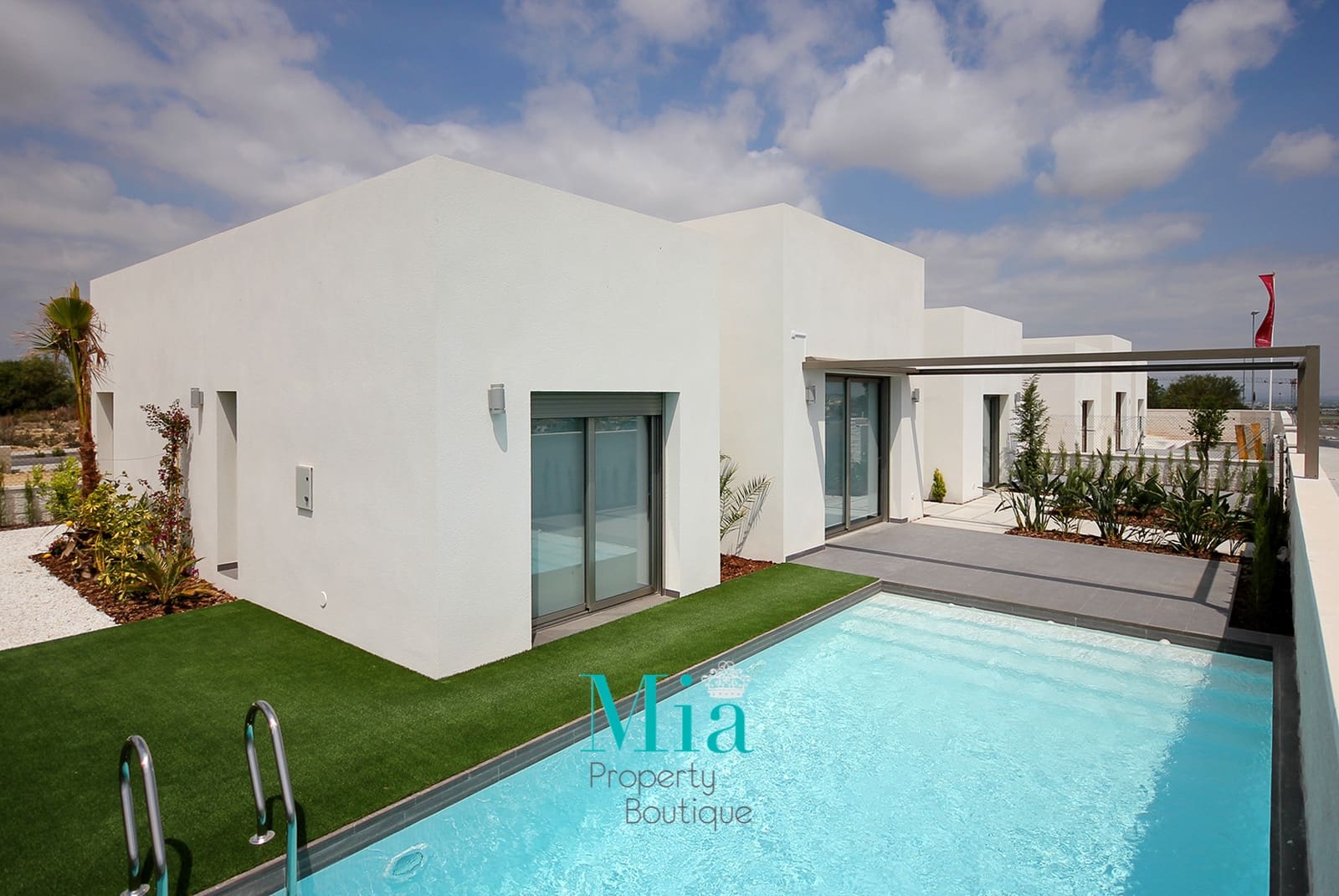 3 soverom Villa til salgs i Coveta Fuma med svømmebasseng - € 859 000 (Ref: 7993391)