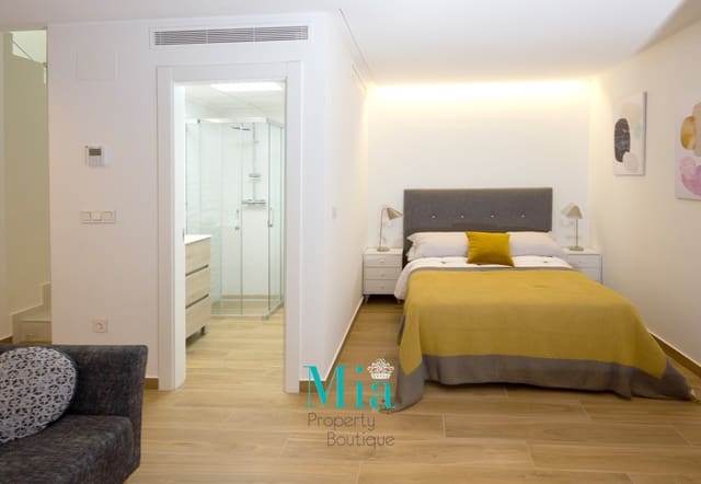 3 soveværelse Villa til salg i Coveta Fuma, El Campello med swimmingpool - € 859.000 (Ref: 7993391)