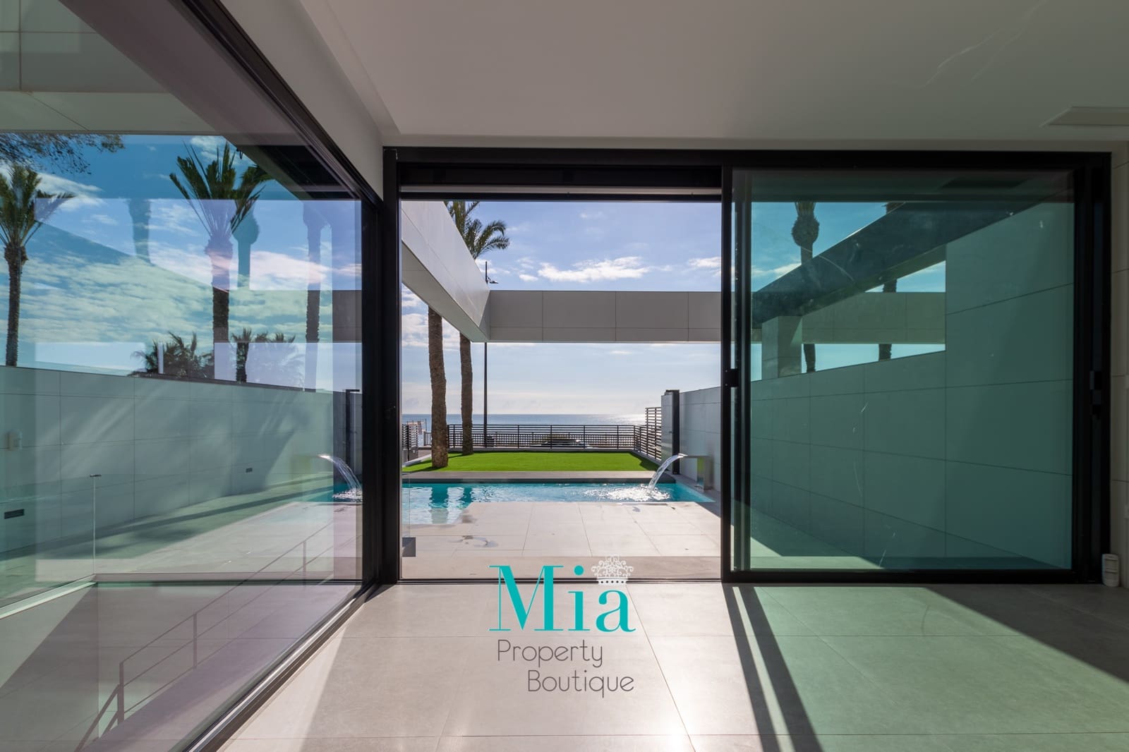 5 soverom Villa til salgs i Playa de Muchavista med svømmebasseng - € 2 250 000 (Ref: 7993392)