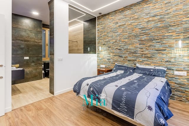 2 soveværelse Lejlighed til salg i Alicante by - € 550.000 (Ref: 7993396)