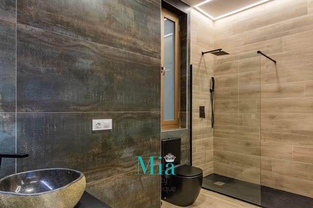 2 soveværelse Lejlighed til salg i Alicante by - € 550.000 (Ref: 7993396)