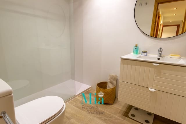 2 sovrum Lägenhet att hyra i Alicante stad med pool garage - 1 400 € (Ref: 7993398)