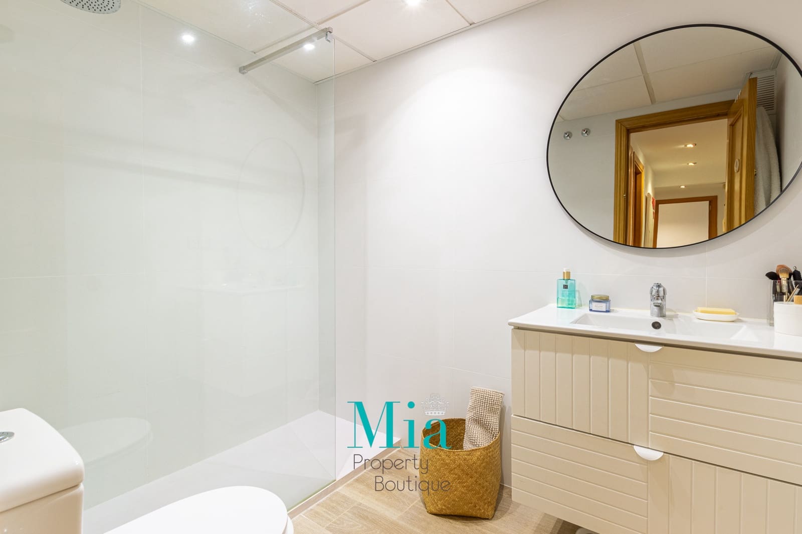 2 slaapkamer Appartement te huur in Alicante stad met zwembad garage - € 1.400 (Ref: 7993398)