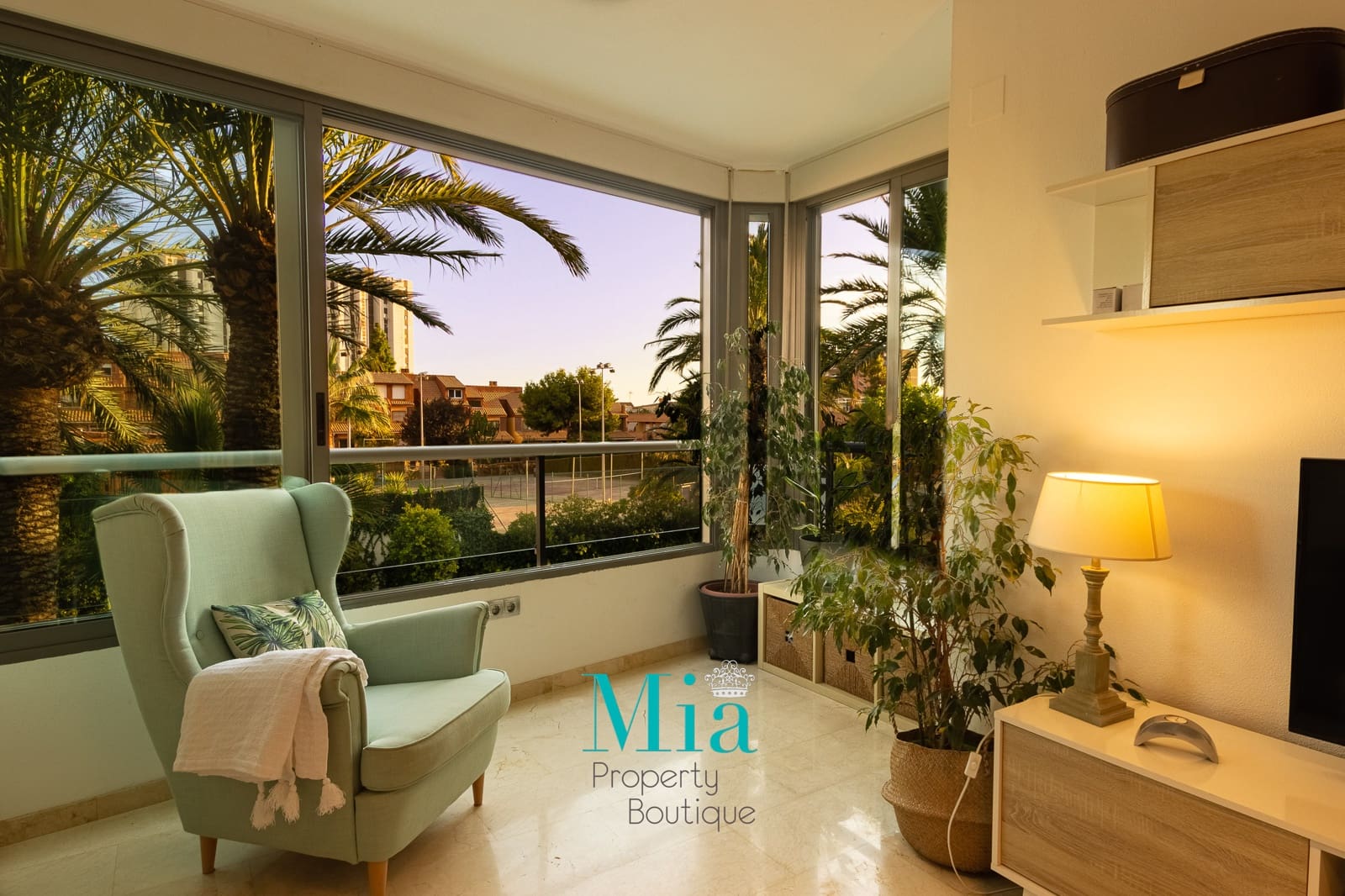 2 slaapkamer Appartement te huur in Alicante stad met zwembad garage - € 1.400 (Ref: 7993398)