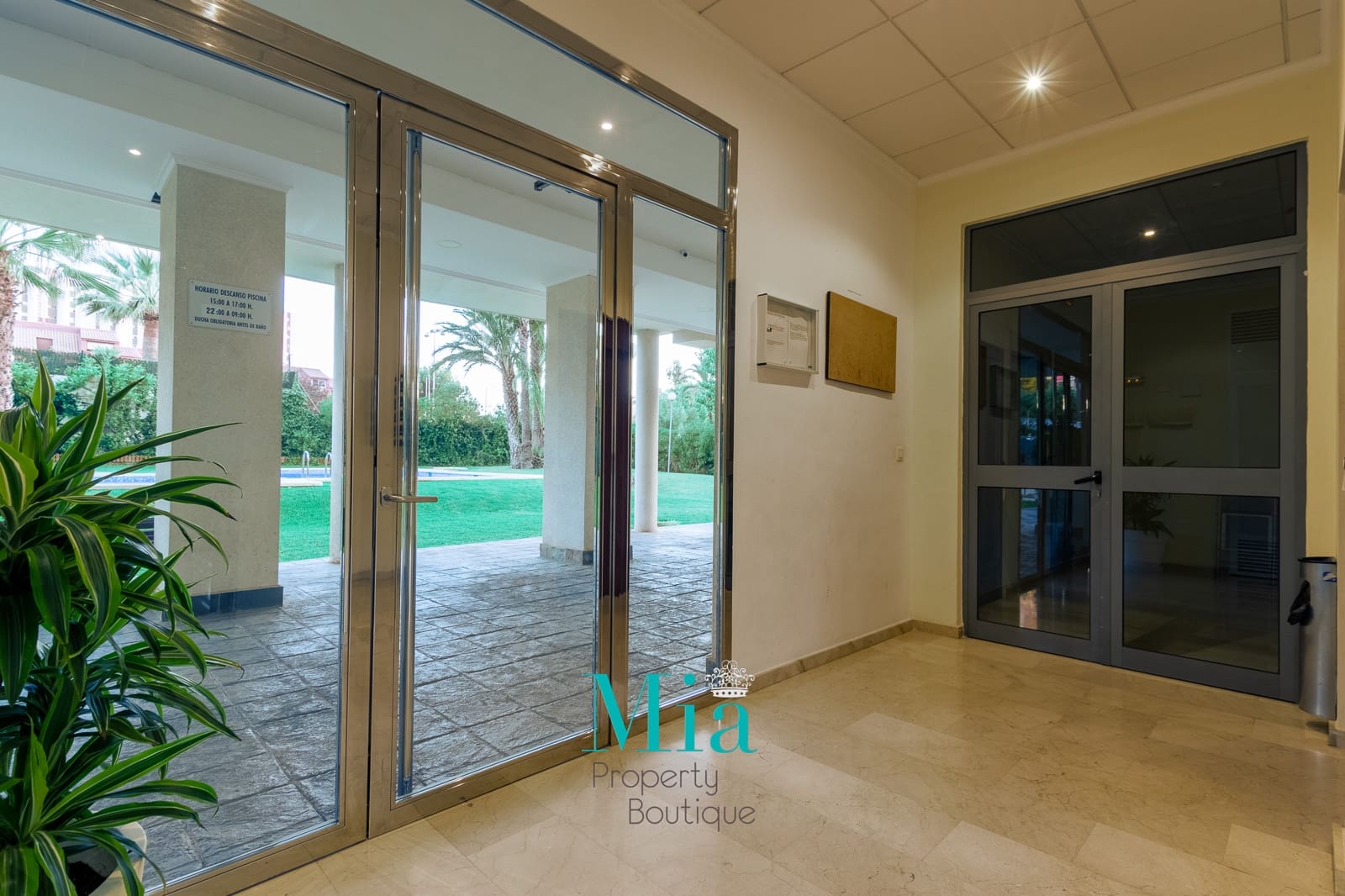 2 slaapkamer Appartement te huur in Alicante stad met zwembad garage - € 1.400 (Ref: 7993398)