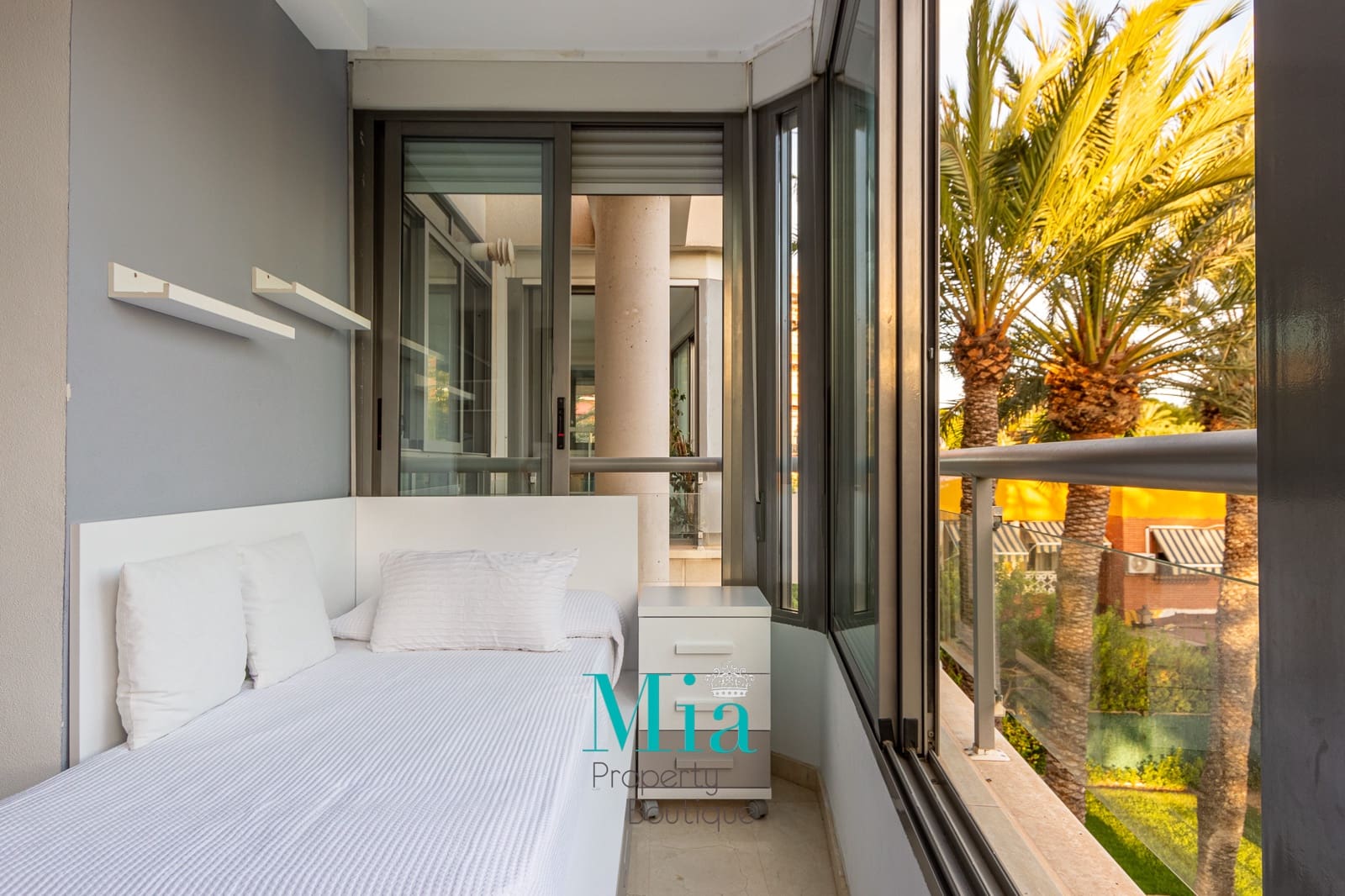 2 slaapkamer Appartement te huur in Alicante stad met zwembad garage - € 1.400 (Ref: 7993398)