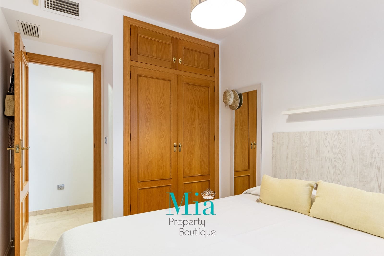 2 slaapkamer Appartement te huur in Alicante stad met zwembad garage - € 1.400 (Ref: 7993398)