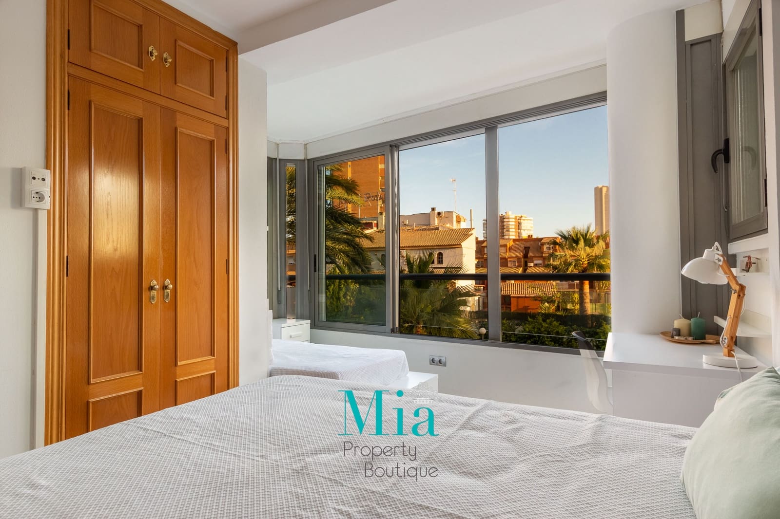 2 slaapkamer Appartement te huur in Alicante stad met zwembad garage - € 1.400 (Ref: 7993398)