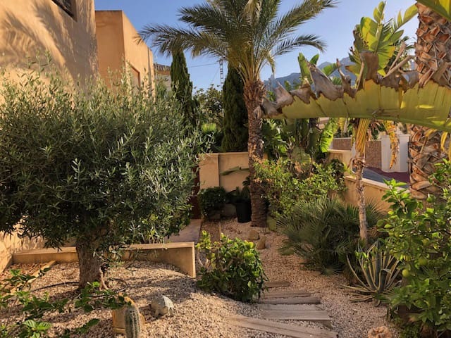 5 soveværelse Lejlighed til leje i Busot - € 3.000 (Ref: 7993403)