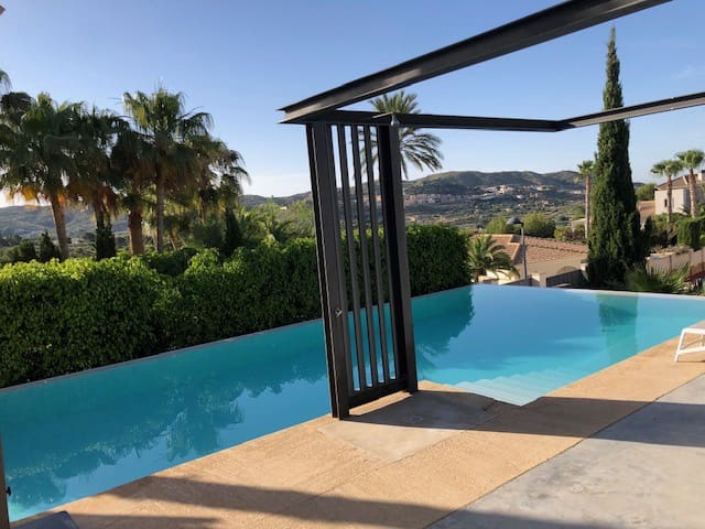 5 soveværelse Lejlighed til leje i Busot - € 3.000 (Ref: 7993403)